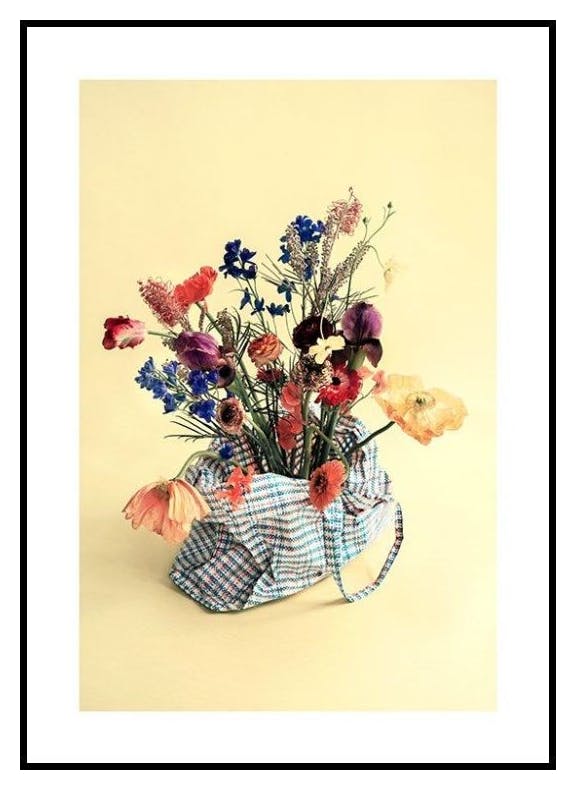 Natura Morta Gialla con Fiori Poster (50x70 cm) - Poster Store
