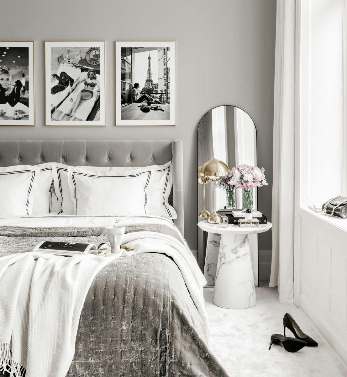 Schwarz-weiß Poster Bilderwand graues Interior Goldrahmen (ONE SIZE) - Poster Store