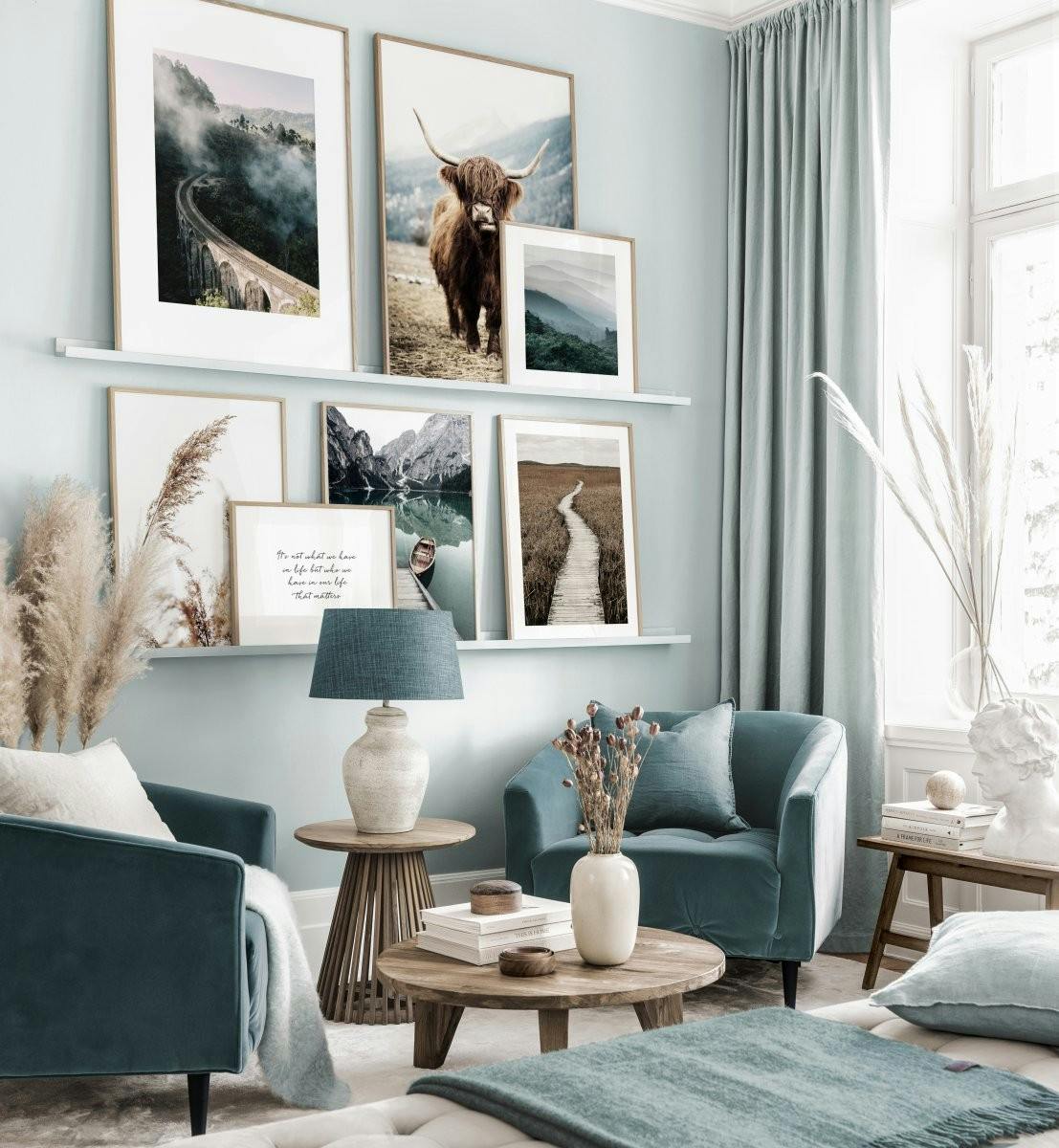 Belle décoration murale affiches paysage highland cow cadres en chêne (ONE SIZE) - Poster Store