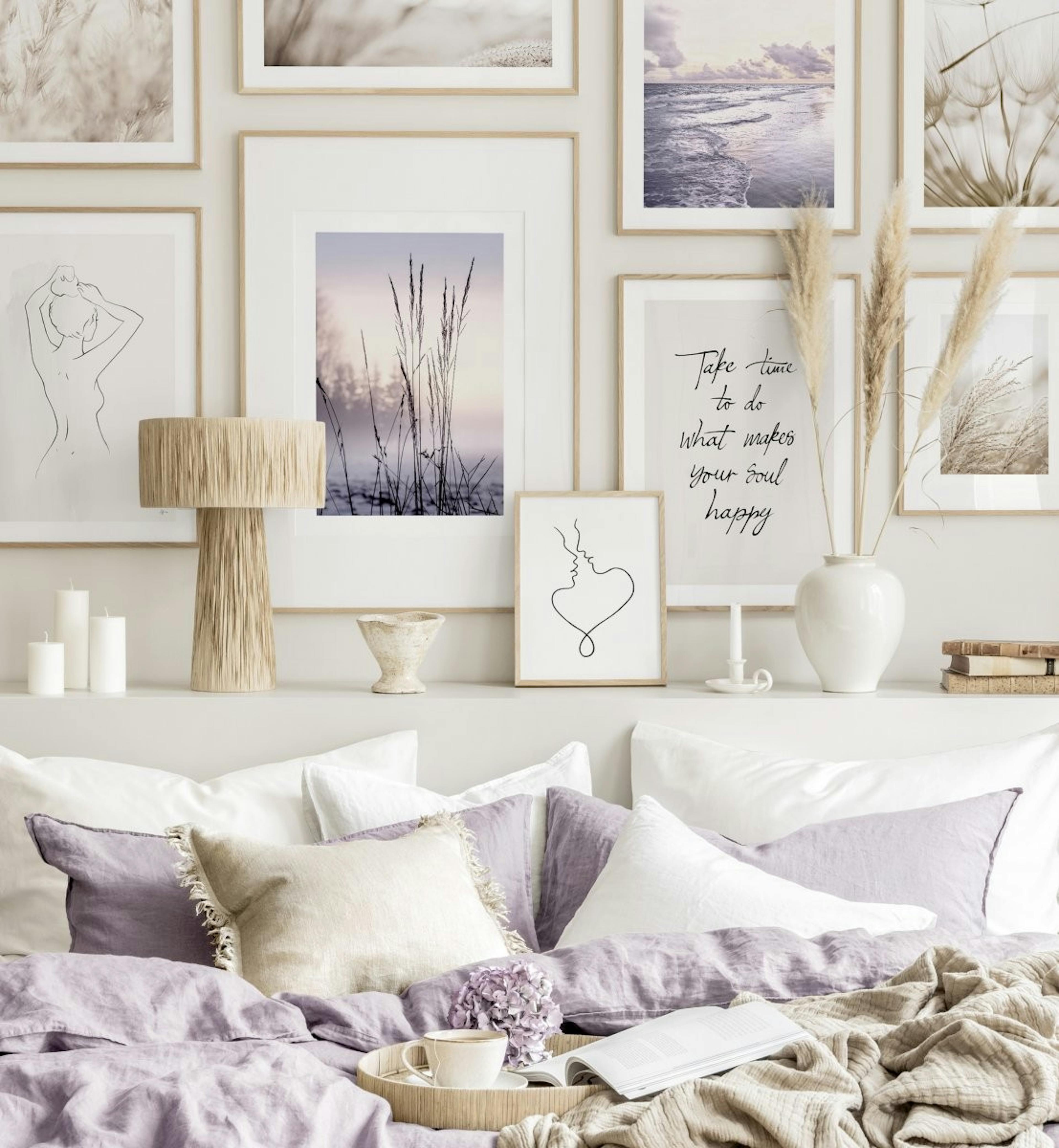 ロマンチック パープル 紫 ギャラリーウォール 風景写真 自然 ベッドルーム 壁デコ アイディア