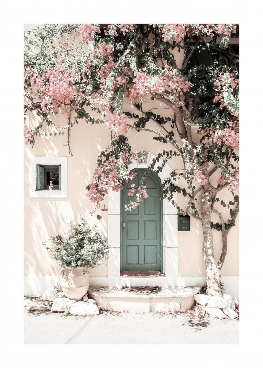 ピンクの花と緑のドア ポスター 0