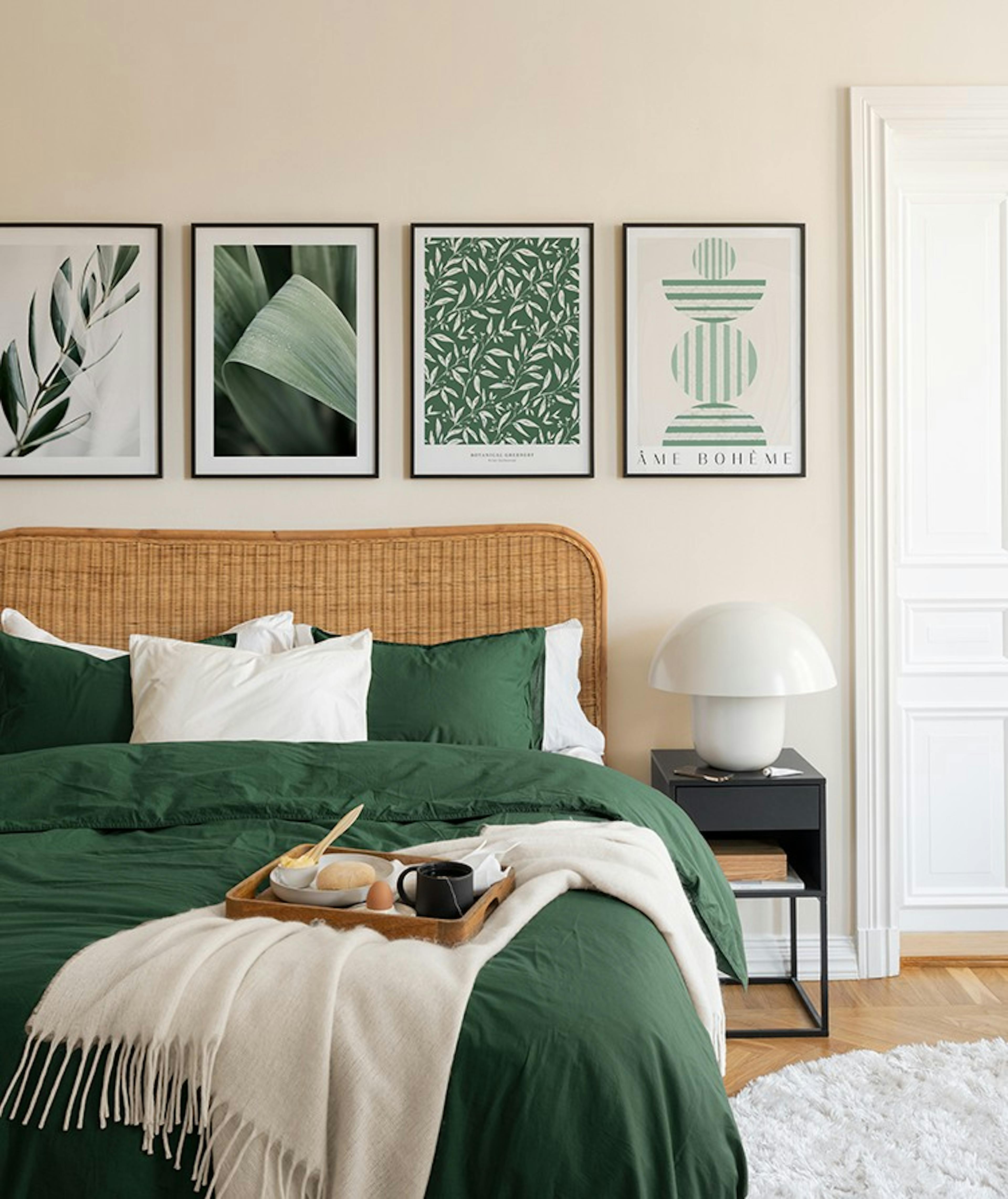 Murales de pared abstractos y fotografías con un tema verde con marcos de madera negra para el dormitorio.