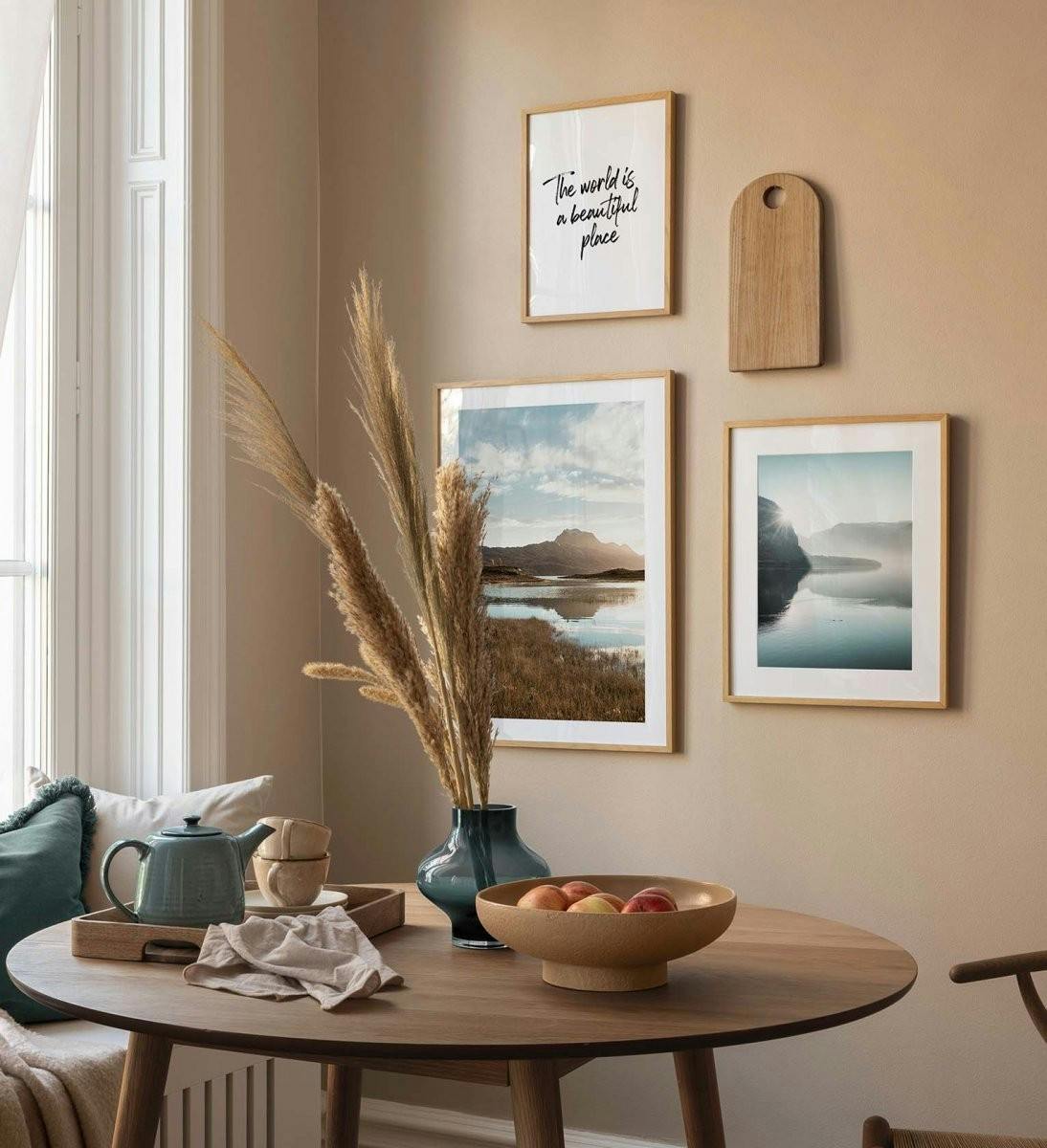 Landskaps- och offertgallerivägg i blått och grönt med ekramar för matsal (ONE SIZE) - Poster Store