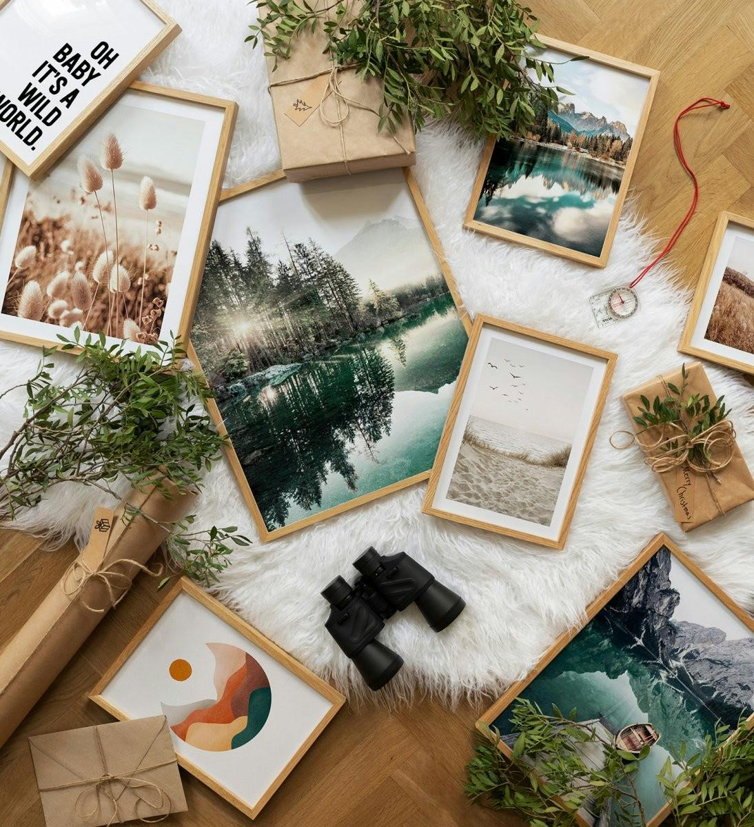 Mooie collectie posters met een natuurthema in serene kleuren met eiken lijsten. Het perfecte cadeau voor de natuurliefhebber! (ONE SIZE) - Poster Store
