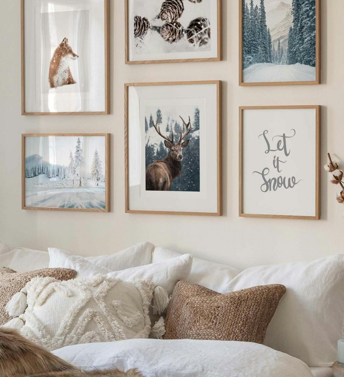 Gallerivägg med vinteraffischer av kottar, en räv och ett kronhjort kombinerat med naturvinterfotografier och citattryck med ekr (ONE SIZE) - Poster Store