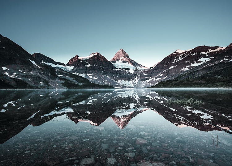 湖に写る山 ポスター 0