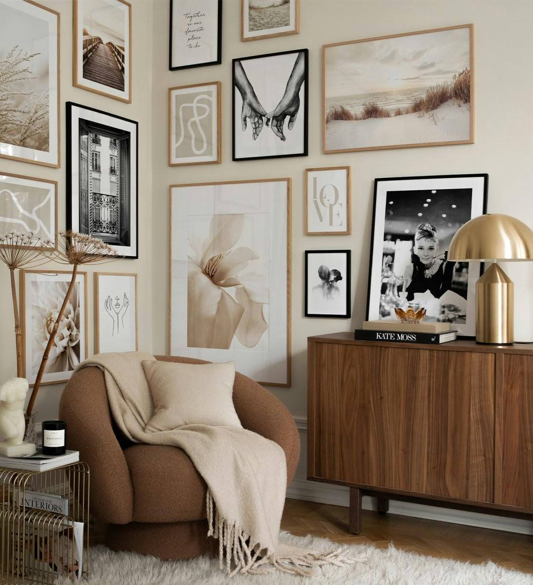 Décoration murale moderne avec des cadres en chêne et en bois noir. (ONE SIZE) - Poster Store