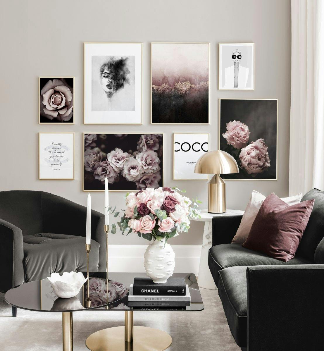 Stijlvolle modieuze fotowand roze zwart witte posters gouden fotolijsten