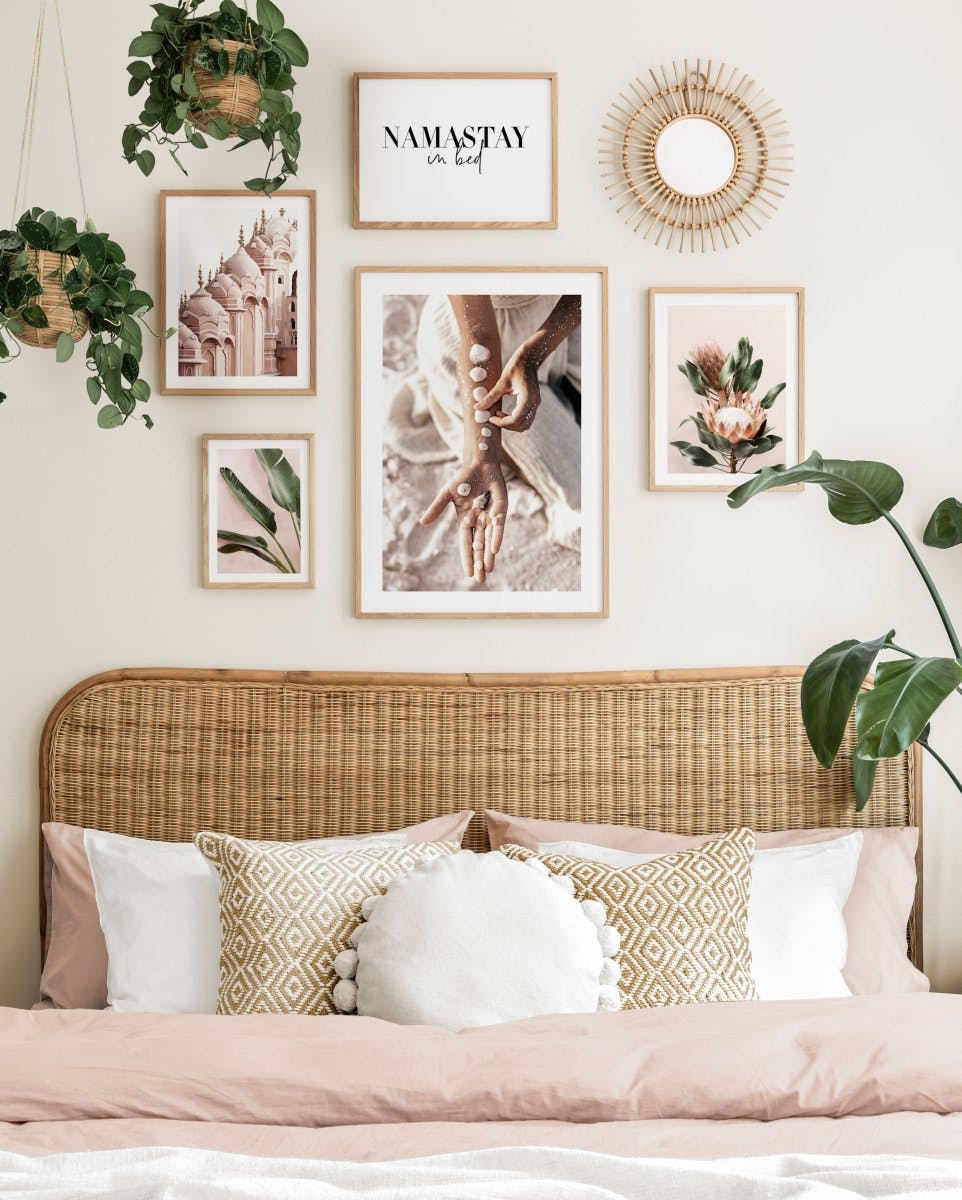 Botanical and beach prints in soft beige colours for bohemian bedrooms