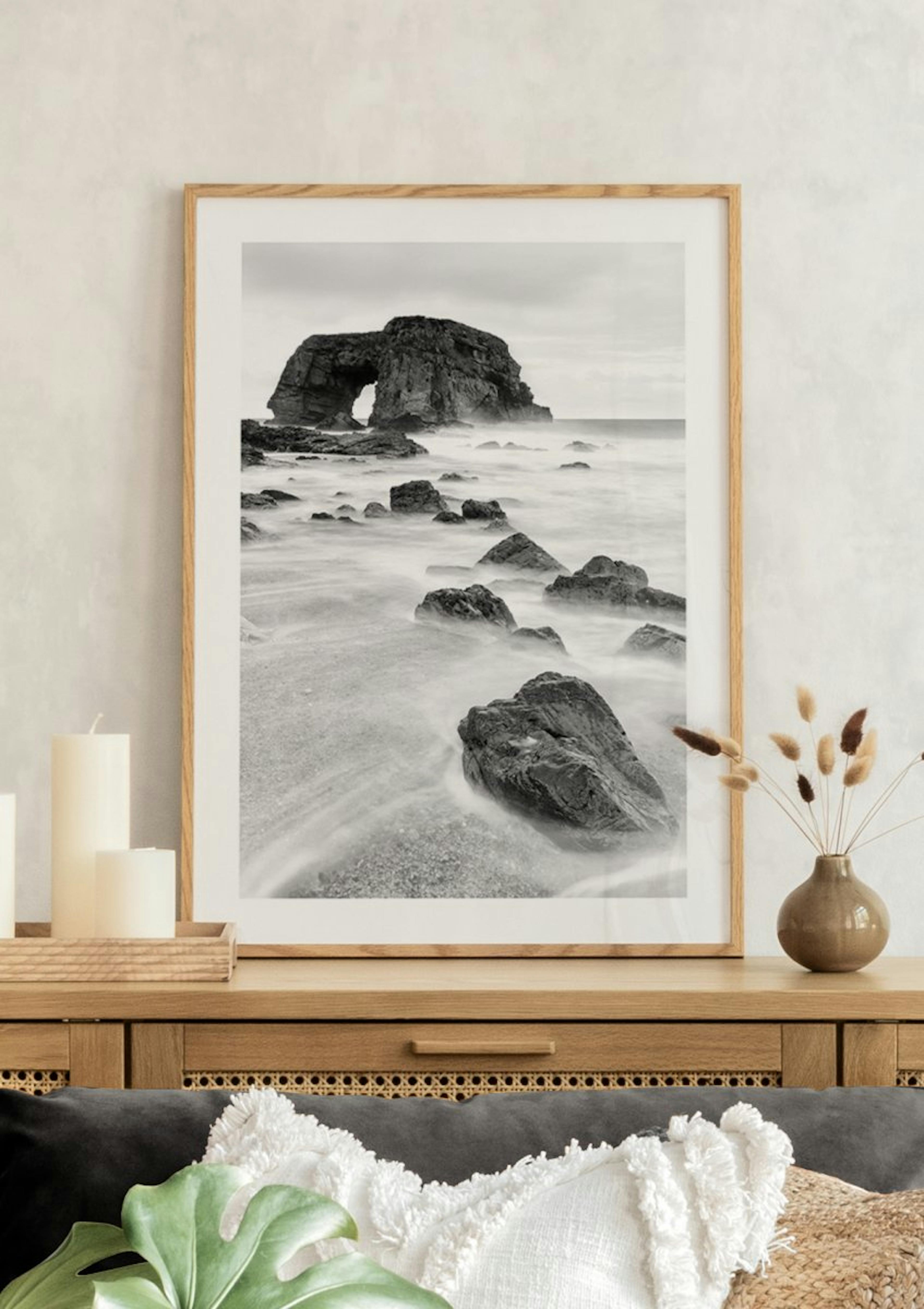 바다위의 바위 포스터 thumbnail