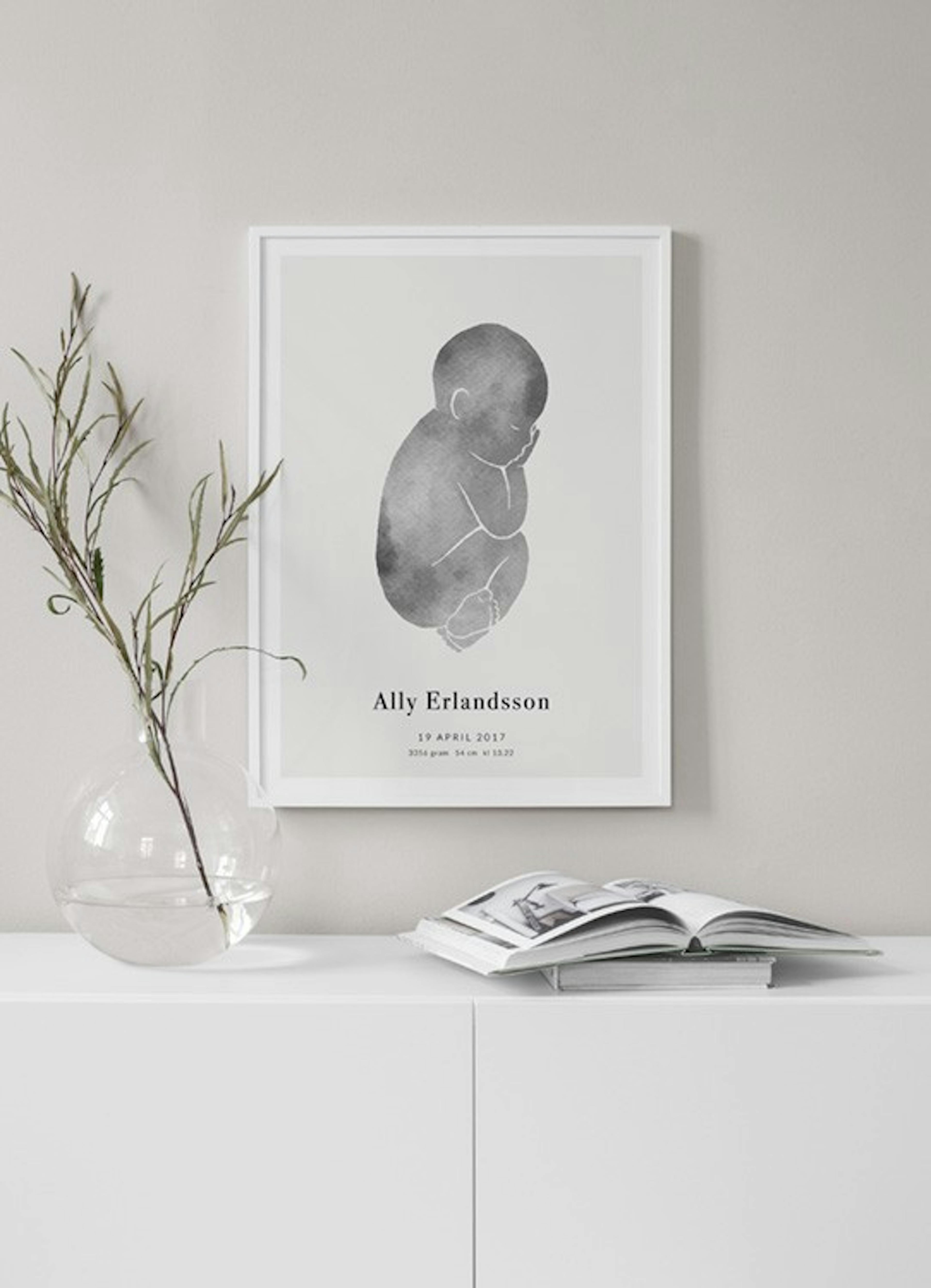 Bebé en gris póster personal thumbnail