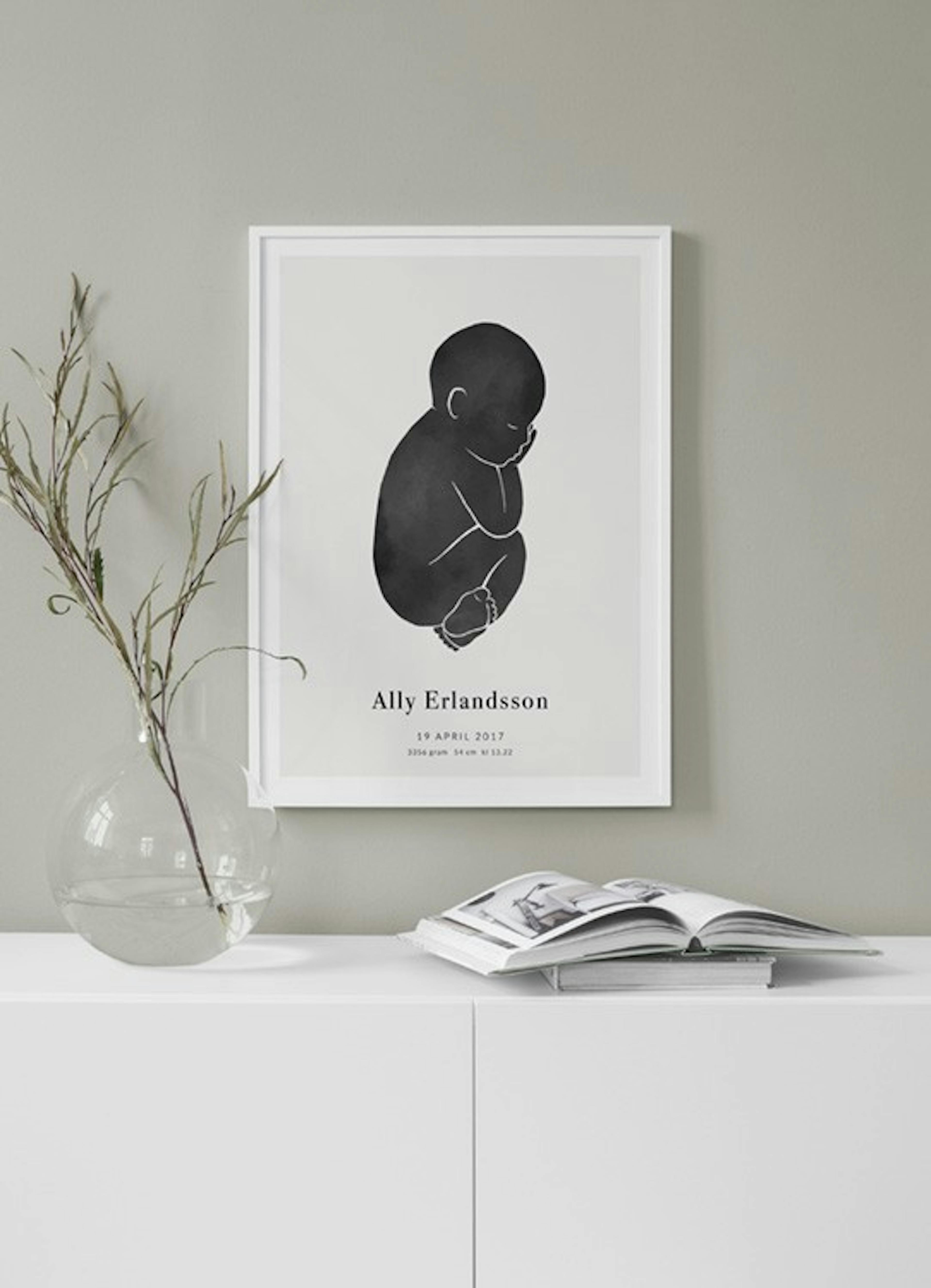 Bebé en negro póster personal thumbnail
