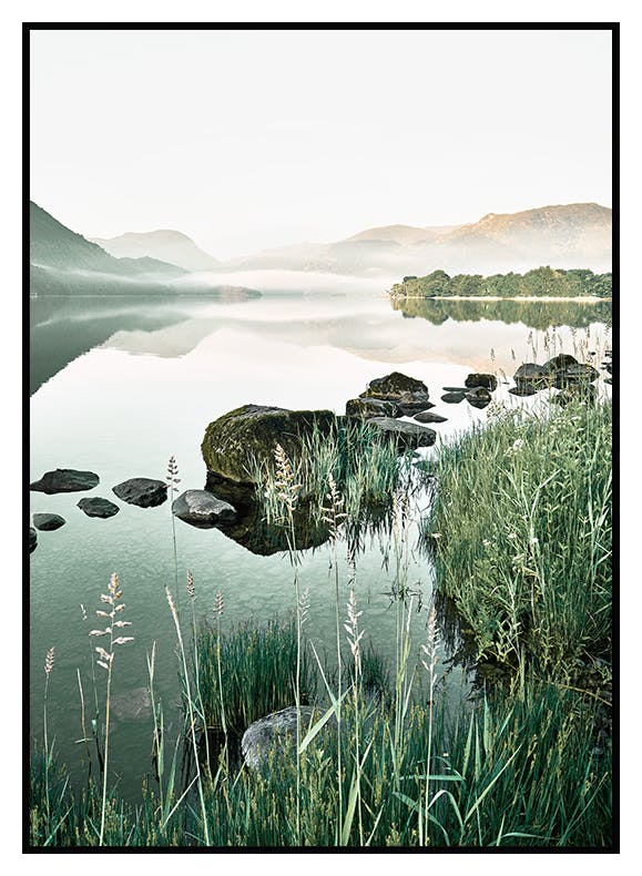 Nebeliger Fluss Poster (50x70 cm) - Poster Store