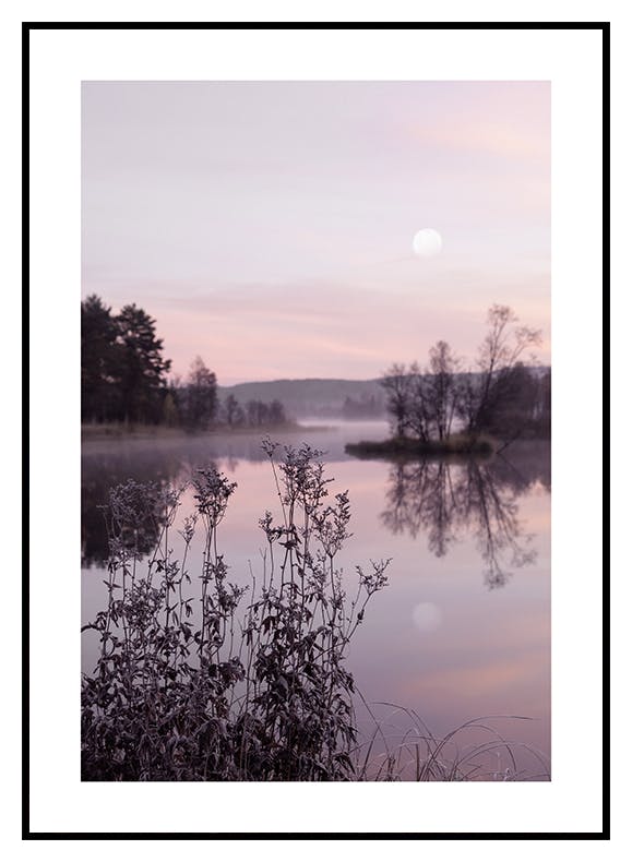 Lugn Sjö i Solnedgång Poster (50x70 cm) - Poster Store
