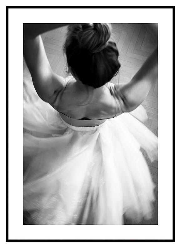 Elegant ballerina Poster (30x40 cm) - Poster Store