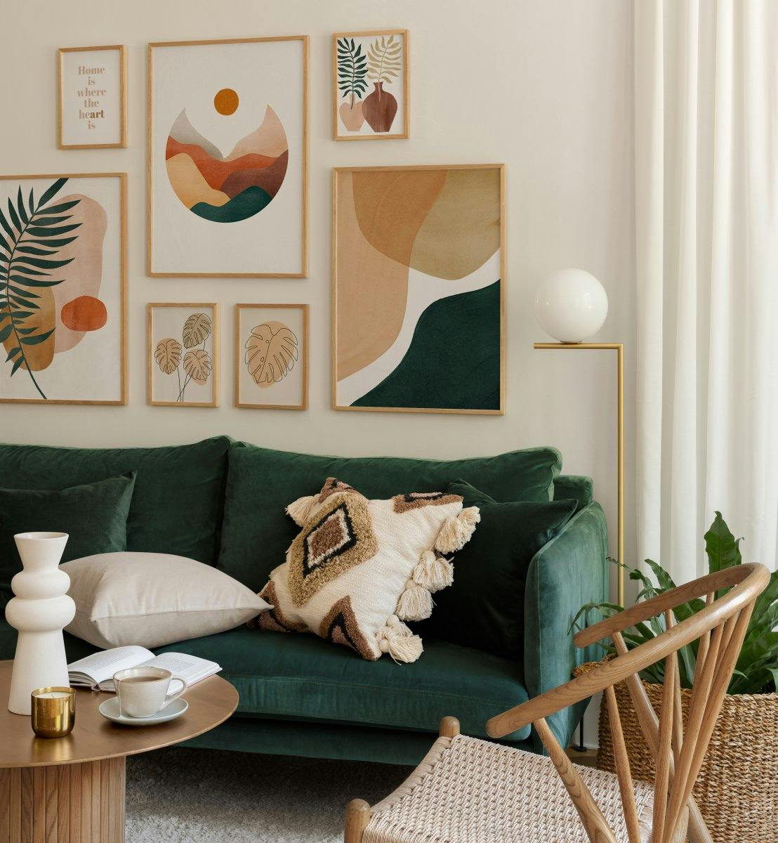 Decor sufragerie postere abstracte și cu plante