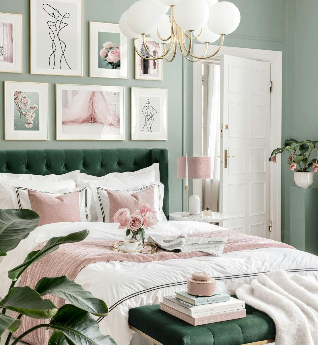 Decor dormitor roz postere linii moderne tablouri fashion